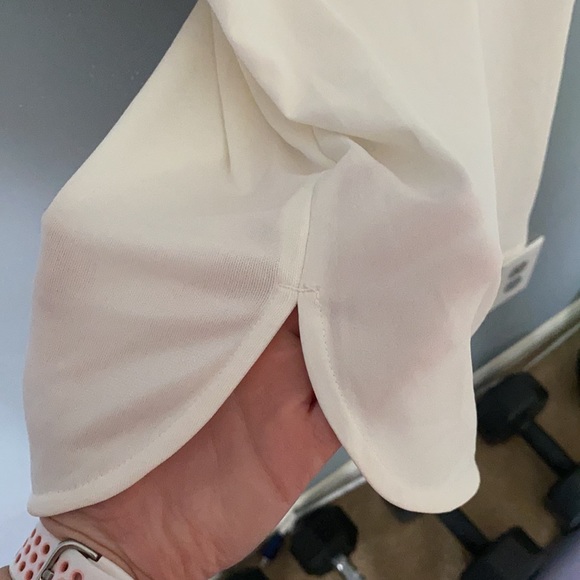 Ann Taylor beautiful white blouse new with tags NWT SIZE MEDIUM - Picture 4 of 11